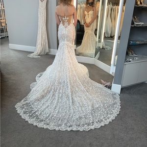 Authentic Galia Lahav wedding gown. Name: The Camila.